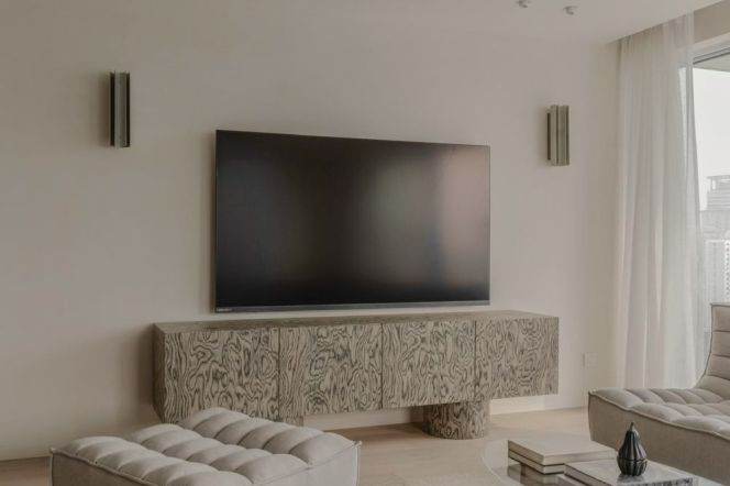 2Bedrs 2Baths/Modern&Fabulous&Spacious /Line 1/9/11 Xu Jia Hui CBD/Compound