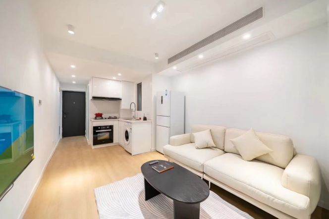Newly Renovated Good Value 1Br/2Lr/1Bt@L2/3/4 Zhongshan Park Station 