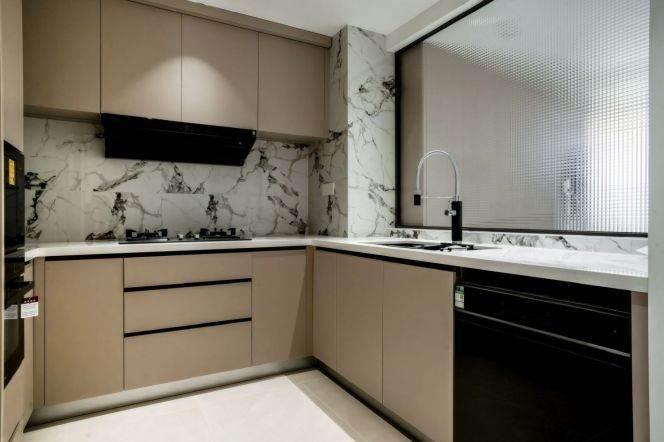 4BR 4BTH w/ Gym & Pool nr XinTianDi