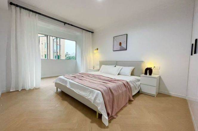 Nice 3bedrooms Apt with heating & central AC&oven @Hongqiao Rd