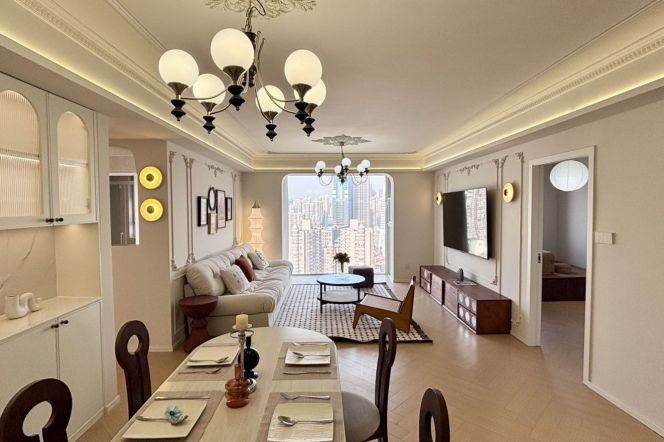 3 bedrooms 2baths Apt/Spacious /L1/12/13 West Nanjing Rd/People's Square