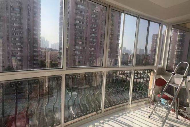 2 Brs, 2 Baths, Brand-new Dec with Parking Lot, 120 sqm @ Yaohong rd station L15