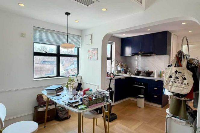 Jing'an Temple Station Elevator 2Br Line2/7/14 Nice Compound