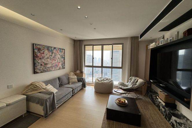 2+1 rooms with private terrace, 130 sqm + 50 sqm outside space @ Tangqiao rd station L4