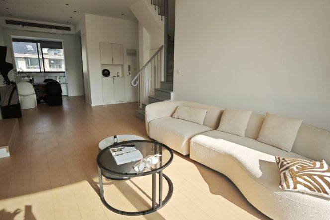 Spacious Elegant Large 3Brs+Terrace