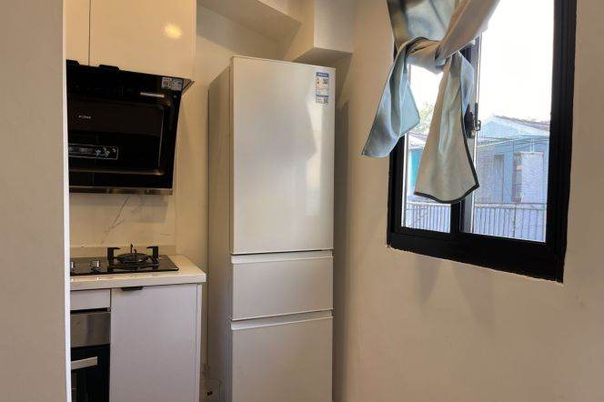 High ceiling 1Br Apt | Yongkang rd | South Shanxi rd & IAPM | Open balcony