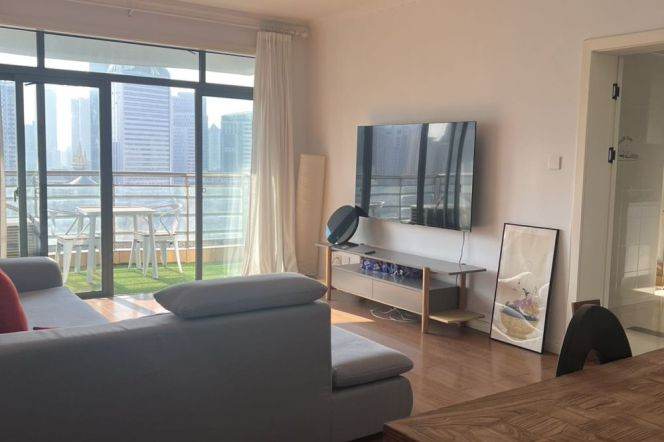 Spacious and bright 2Br/2bt@Changping rd 120sqm with nice open balcony