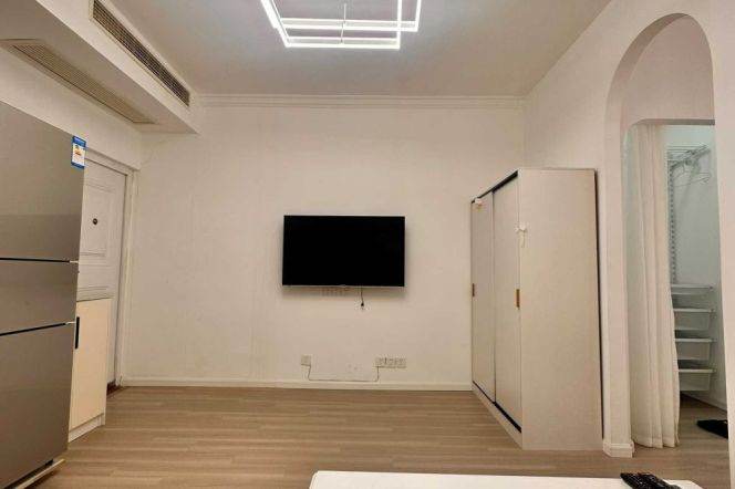 1 br near L1/L10/L12 south shaanxi rd station+SJTU