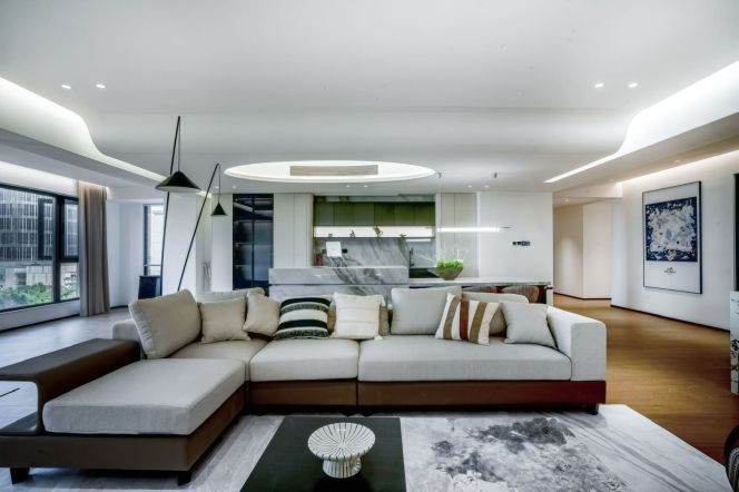 4BR 4BTH w/ Gym & Pool nr XinTianDi