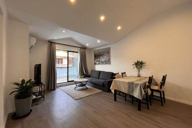 High ceiling 1Br Apt | Yongkang rd | South Shanxi rd & IAPM | Open balcony