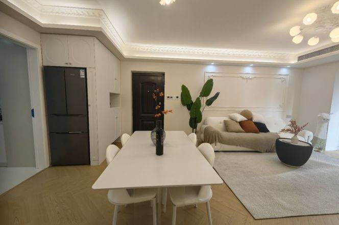 2Bdrs 1bth Apt/Fabulous&Modern /L8 Zhongxing Rd /Good View//parking spot