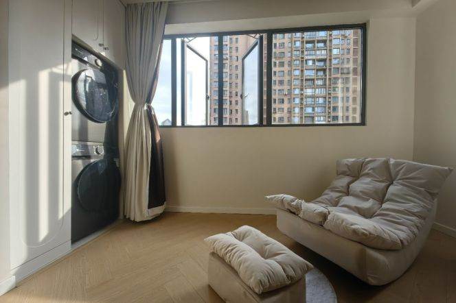 2Bdrs 1bth Apt/Fabulous&Modern /L8 Zhongxing Rd /Good View//parking spot