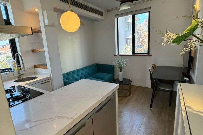Good Value 1Br/1Lr/1Bt+Outdoor Balcony@L9 Dapuqiao Metro Station 