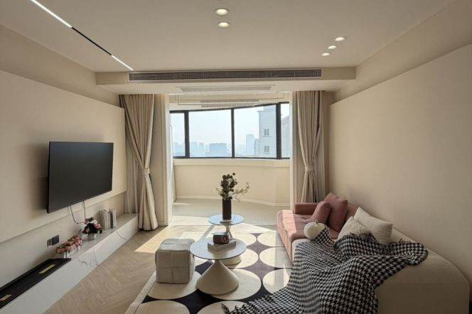 2Bdrs 1Bath Apt/Modern&Spacious&Bright /L4/8 South Xizang Rd/Large Closet/nice view