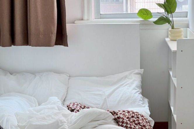 Changning district,bright room near Zhongshan park,close to SJTU/ECNU,advance booking accepted