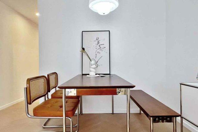 Zhongshan park 1BR 2LR@L2/3/4,central AC/bright room/big living room