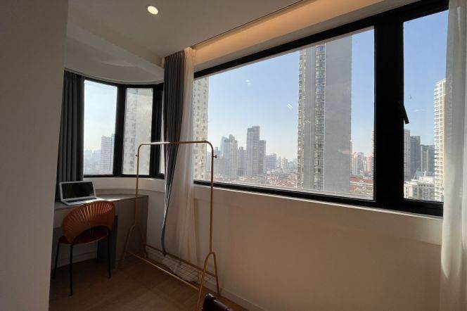 Jiangsu rd L2/11 | Newly 1br 70Sqm | 15F Elevator | Bright ,heating