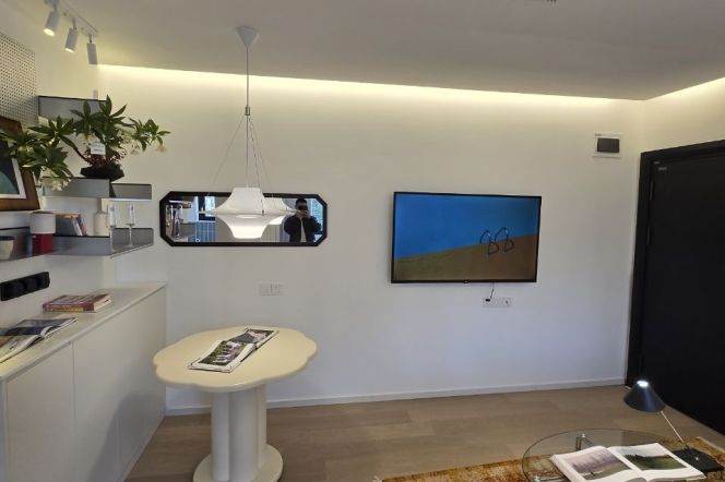 Modern 1Br/1Lr/1Bt apt nr Jingan temple,M2/7/14