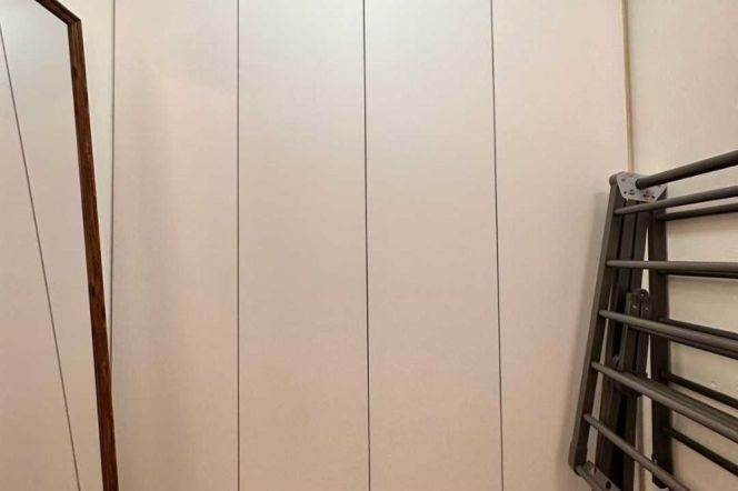 1  br near L1/L7 changshu rd station+SJTU