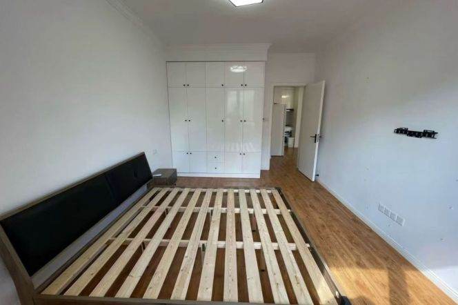 2 Brs, 2 Baths with Open Balcony, Floor Heating @ Jingan temple L2&7