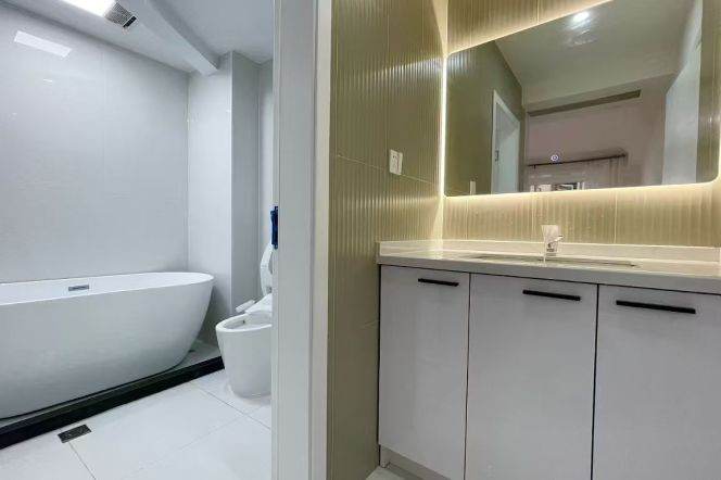 Nice 3bedrooms Apt with heating & central AC&oven @Hongqiao Rd