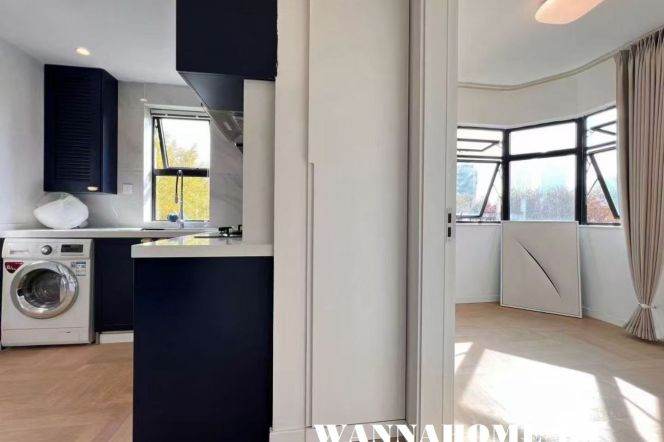 Modern&Spacious 2Bdrs 1Bath Apt/Grand Plaza+IAPM+Covered Balcony+TopCompound