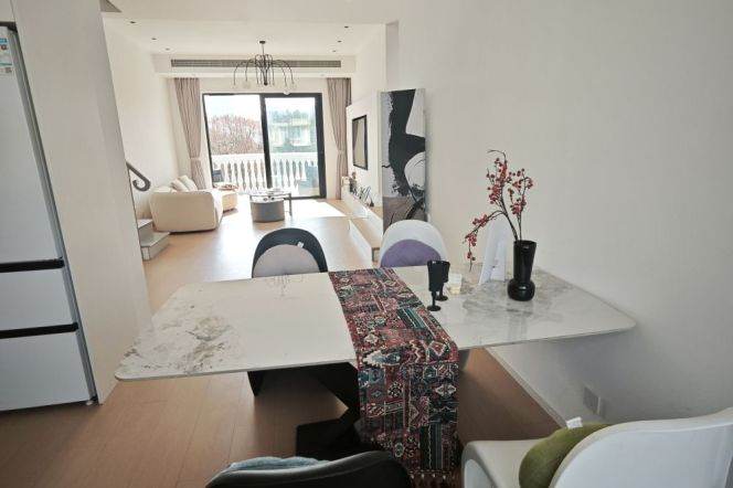 Spacious Elegant Large 3Brs+Terrace