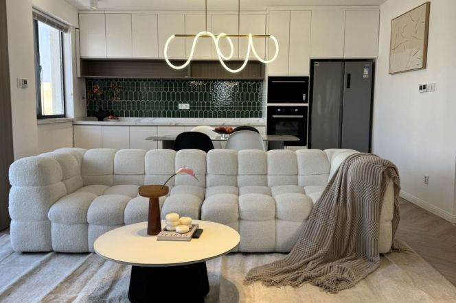 Modern 2Br-2bath apt  | Zhongshan Park Metro L2&3&4 | Central AC+Heating 15.8K