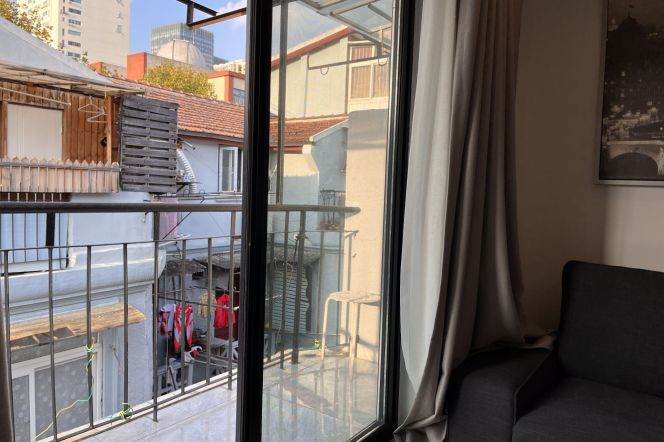 High ceiling 1Br Apt | Yongkang rd | South Shanxi rd & IAPM | Open balcony