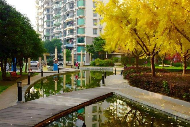 Morden 2brs with balcony beside Su zhou river