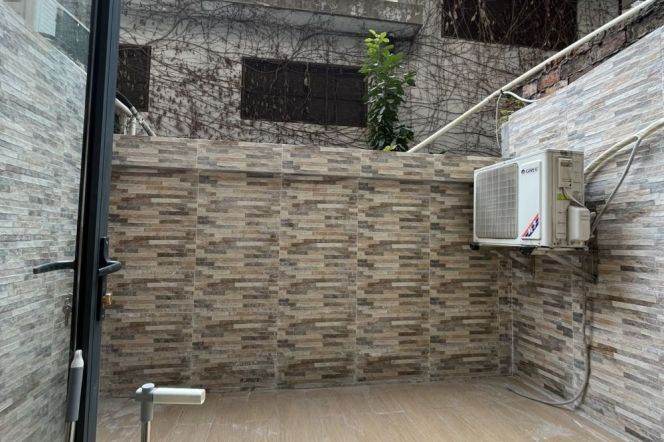 Spacious 2Br/2Lr/1Bt Close to L10/11 Jiaotong University Metro Station 