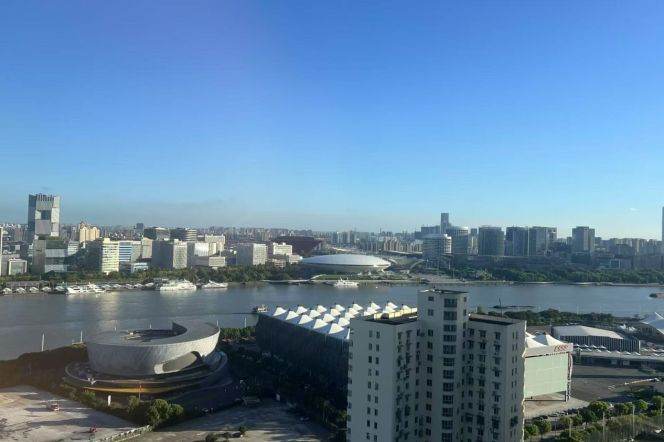 Morden 3brs with river view and floor heating beside  Huang pu river 