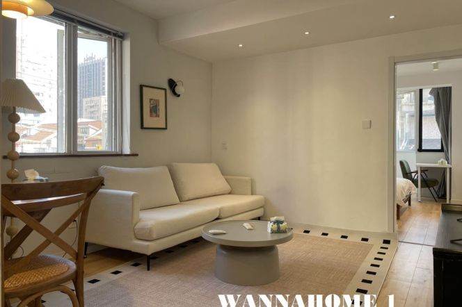 Spacious&Really Bright&Modern 2bdrs 1Bath Apt+Large Balcony+West Nanjing Rd CBD+4F Walk Up