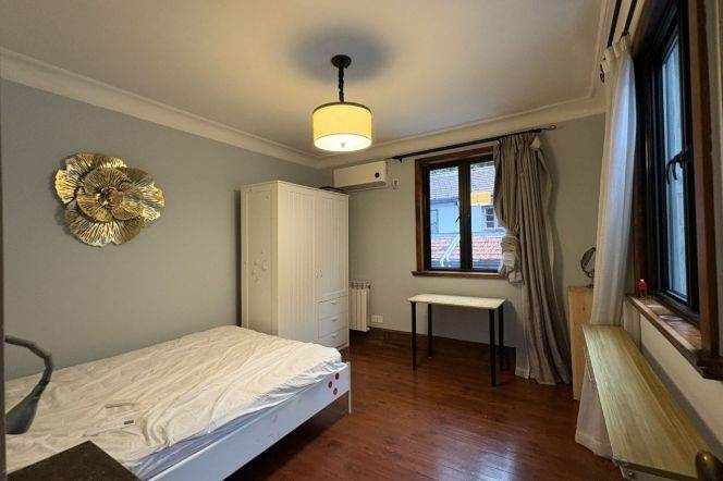 Well decorated 2Br+1office Lane House w. Heating &Terrace