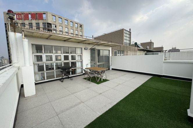 2+1 rooms with private terrace, 130 sqm + 50 sqm outside space @ Tangqiao rd station L4