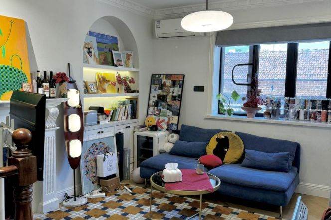 1+1 rooms, 1 bath, 80 sqm, lane house @ west Nanjing rd station L2,12&13