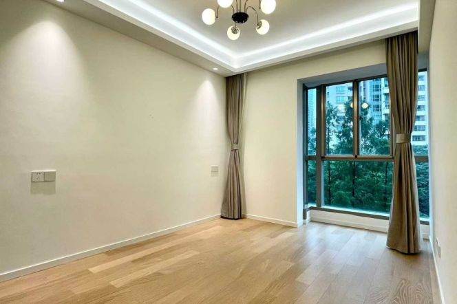 3BR 2BTH w/ Gym & Pool nr Jing'An Temple 