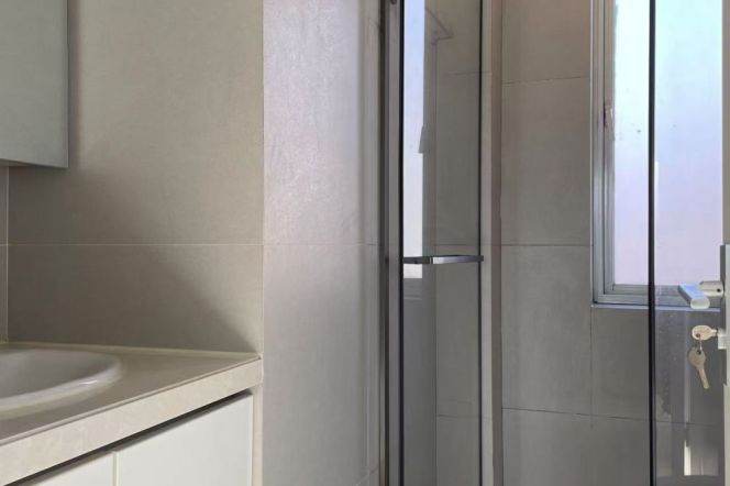 Spacious&Modern 2Bdrs 1Bath Apt/Hua Shan Rd/An Fu Rd/Nice View+L1/7 Changshu Rd