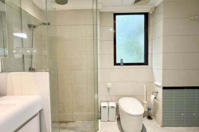 Lakeville Regency, with extremely high value for money, featuring a 3-bedroom layout. L10-13