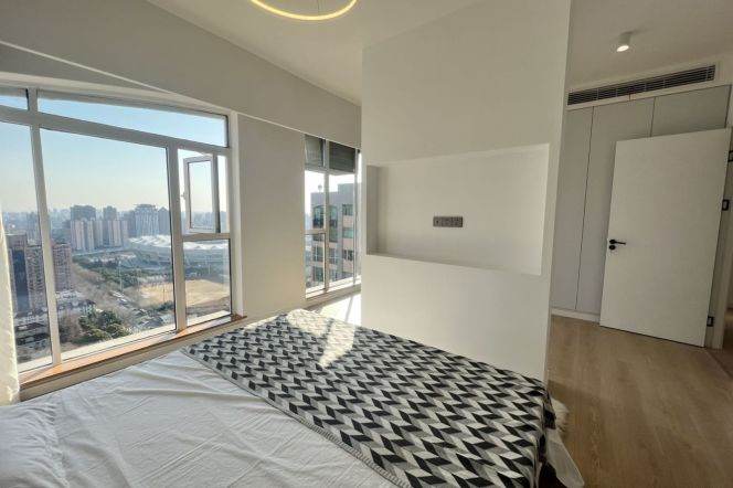 2+1 Rooms, 2 Baths, 150 sqm, Floor Heating/Central ac @ Shanghai stadium L4