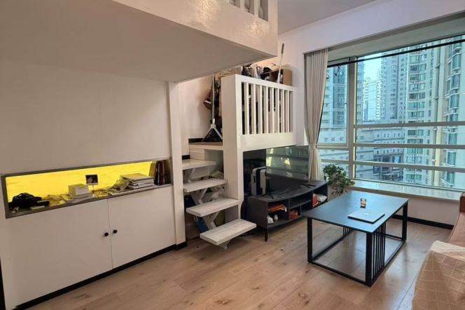 1Loft near line 2/3/4 Zhong'shan Park, ECNU and Dong'hua Uni can 6 months and above leasing