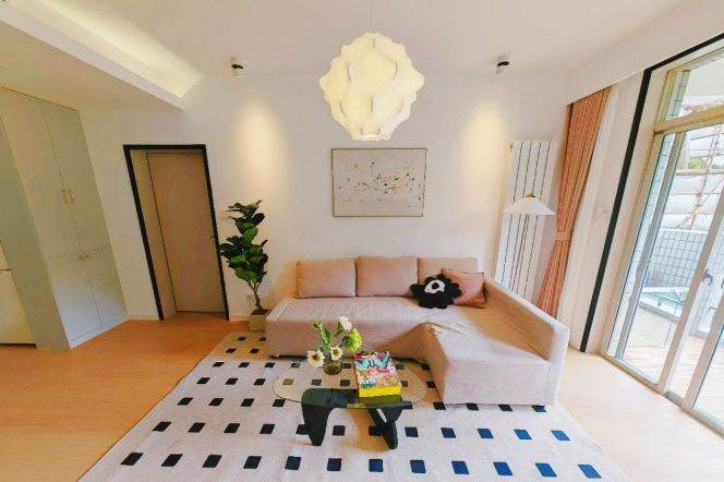 2 Brs, 2 Baths with Open Balcony, 130 sqm, Wall Heating @ Jiashan rd Station L9&12