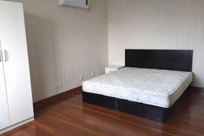 Center / bright /private bathroom Zhongshan park 2/3/4 Jiang su line 2/11