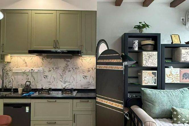 Jing’an Cool Loft 1Br/2Lr/1Bt+Lovely Patio Close to L2/12/13 West Nanjing Rd Station 