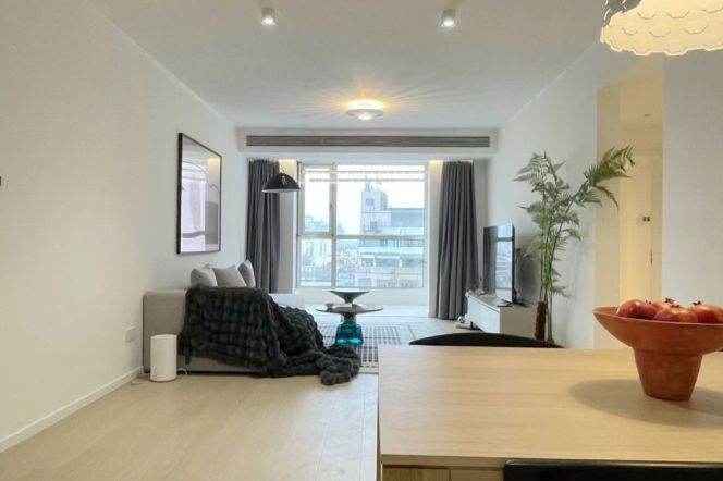 Big Balcony+Spacious&Modern&Bright 3Bdrs 2Baths Apt+Nice View+Jing'an Temple+Great Compound