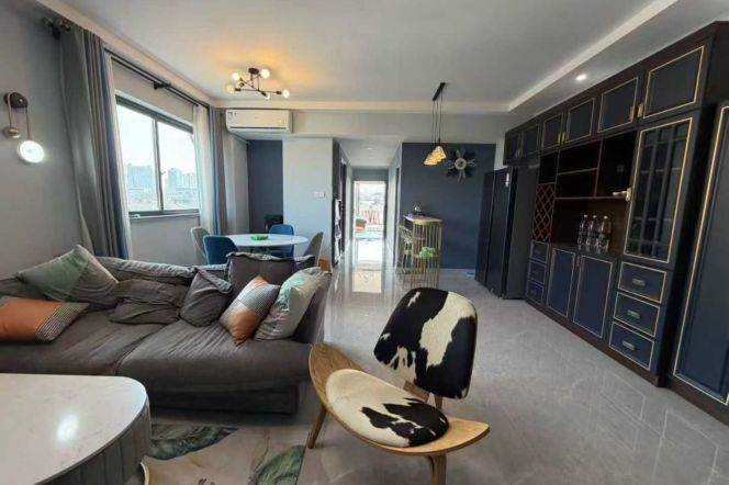 Gaoyou/Hunan Rd floor heat 2brs/2lvs/2bt apt wt balcony; L10/11