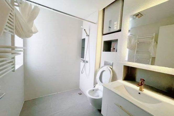 Spacious and bright 3Br+1/2bt@SH library 186sqm with large living room 