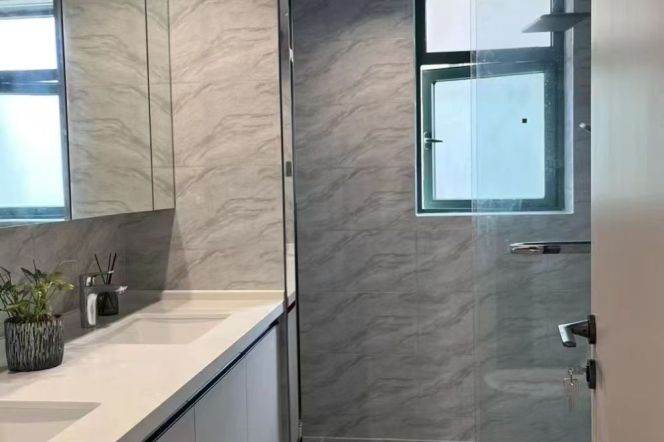 Oriental Manhattan，180 square meters, 3+1 bedrooms, Line 1-9-11, Xujiahui Station