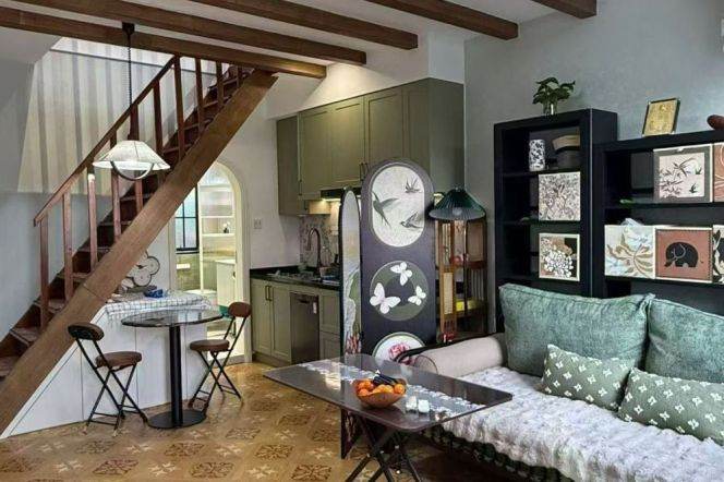 Jing’an Cool Loft 1Br/2Lr/1Bt+Lovely Patio Close to L2/12/13 West Nanjing Rd Station 