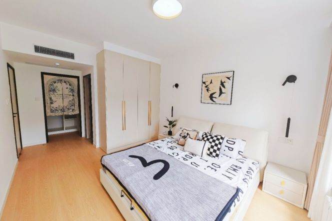 xiangyang rd 2br2bath120sqm